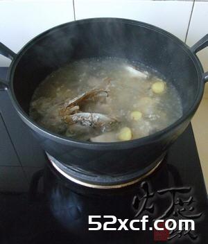 黑鱼木耳豆腐汤的做法