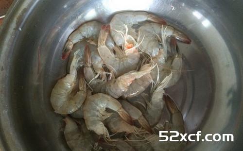 干锅鸡翅虾的做法