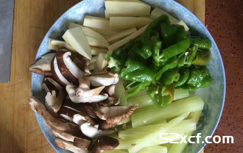 干锅鸡翅虾的做法