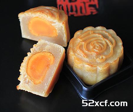 广式莲蓉蛋黄月饼的做法