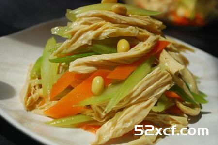 凉拌芹菜腐竹的做法