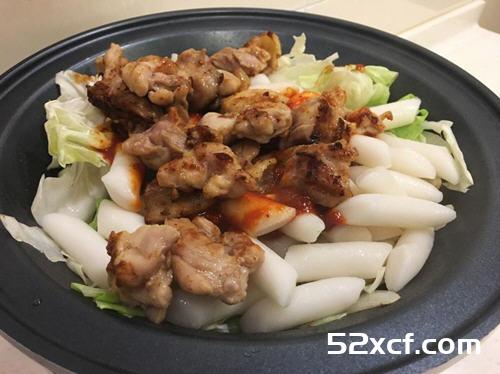 韩式辣炒鸡排年糕的做法