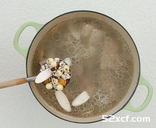 四神排骨汤的做