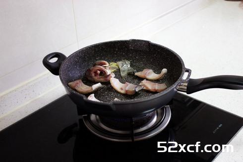 豆腐鱼汤的做法