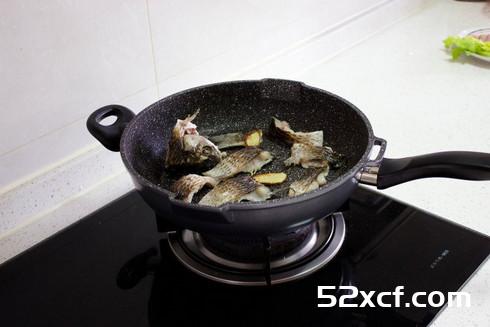 豆腐鱼汤的做法