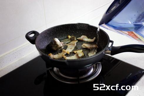 豆腐鱼汤的做法
