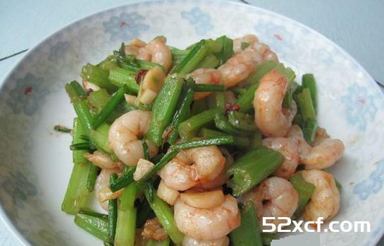 芹菜炒虾仁的做法