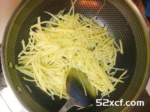 青椒酸辣土豆丝的做法