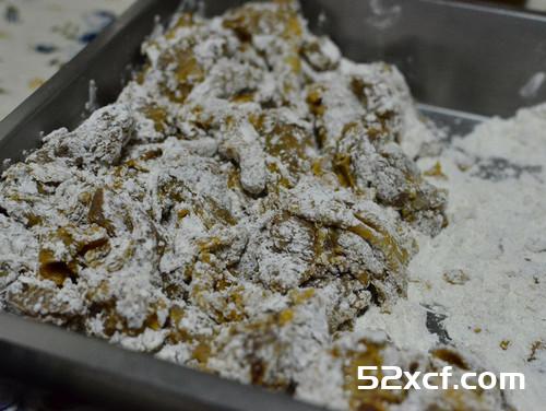 梅汁芝麻鸡丁的做法
