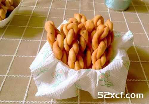 香脆咸麻花的制作方法