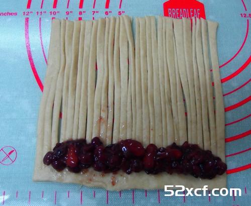 毛毛虫花卷(红豆馅)的做法