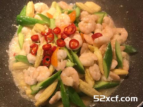 虾仁什锦小炒的做法