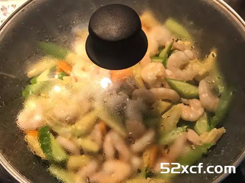 虾仁什锦小炒的做法