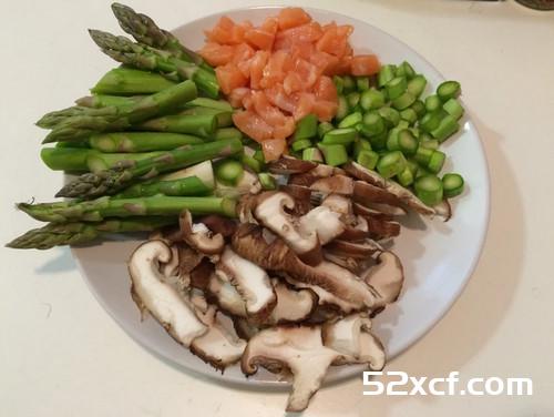 鲑鱼芦笋奶油饭的做法