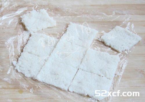剩米饭做番虾锅巴