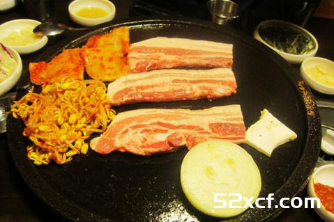 韩国济州烤黑猪肉等特色小吃欣赏
