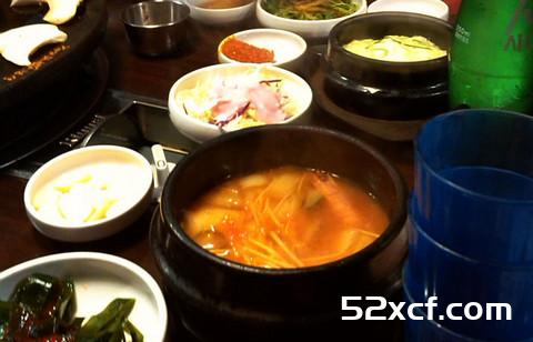 韩国济州烤黑猪肉等特色小吃欣赏