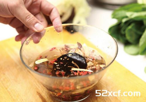 四物滴鸡精的做法