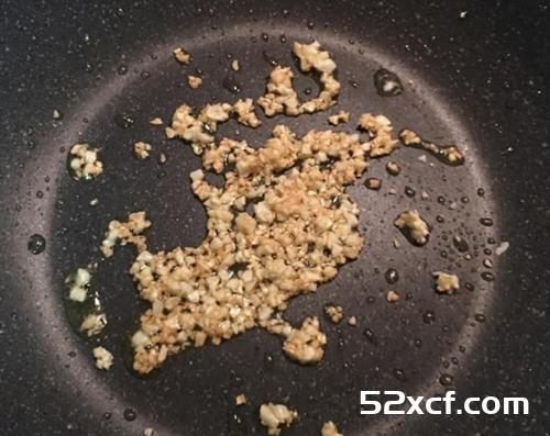 蒜头炒饭的做法