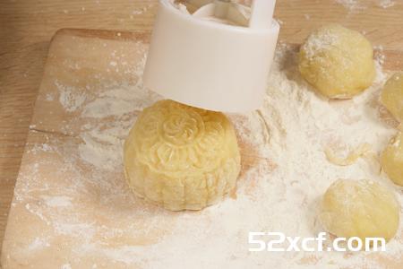 杏仁奶黄冰皮月饼的做法图文讲解