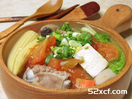 蕃茄排骨豆腐汤的做法