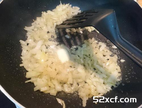 奶油鲑鱼炖饭的做法