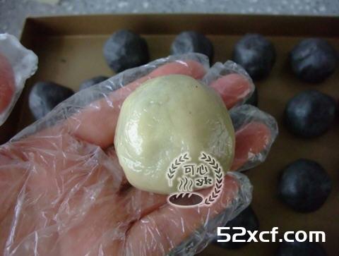 黑芝麻馅广式月饼