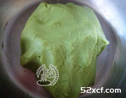 大麦若叶青汁蜜红豆月饼