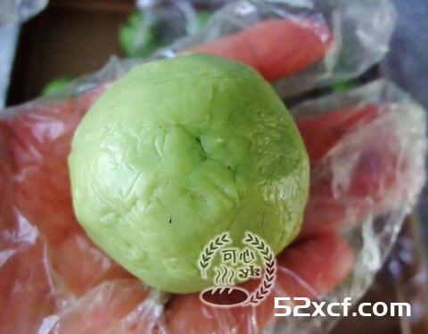 大麦若叶青汁蜜红豆月饼