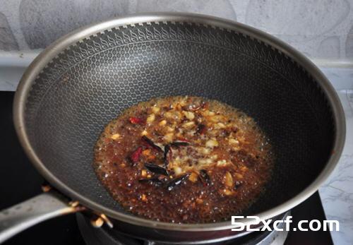茄子先炸后炒的做法