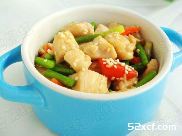 蒜香芝麻鸡丁的做法