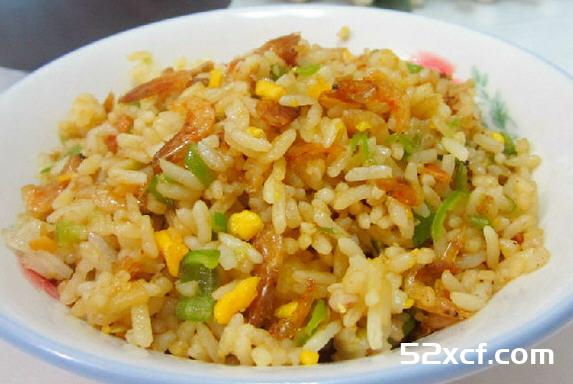 蛋黄虾米炒饭的做法