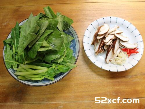 芥兰烩鲜菇的做法