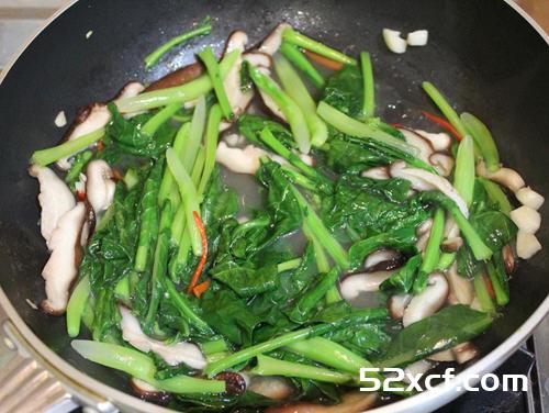 芥兰烩鲜菇的做法
