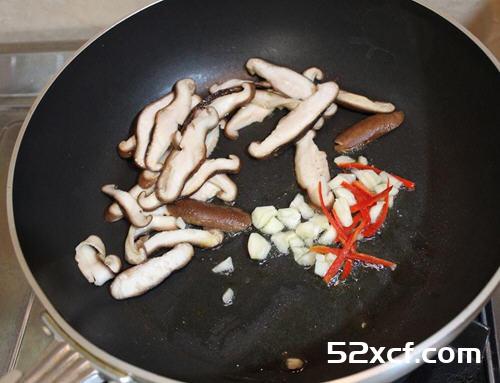 芥兰烩鲜菇的做法