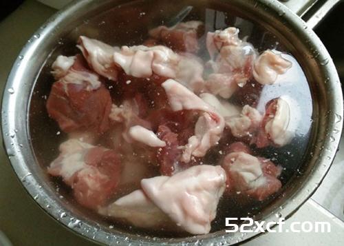 萝卜红枣炖羊肉的做法