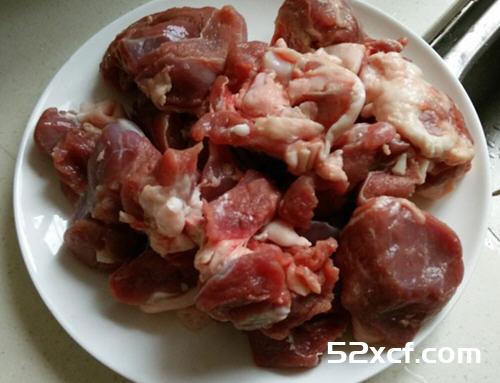 萝卜红枣炖羊肉的做法