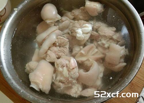 萝卜红枣炖羊肉的做法