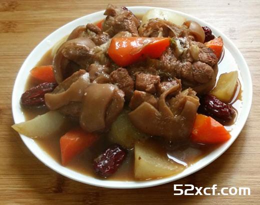 萝卜红枣炖羊肉的做法