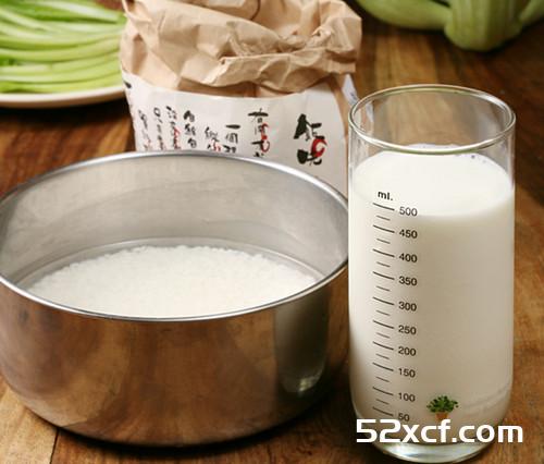 蜜糖核桃米布丁的做法