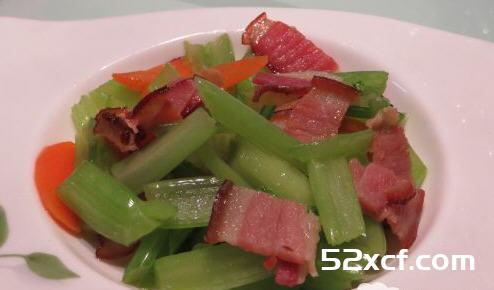 芹菜炒腊肉的做法