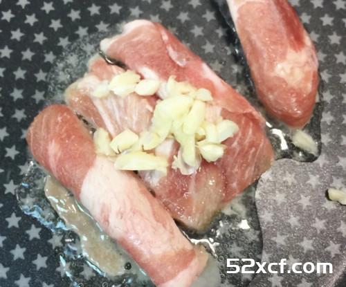 泡菜辣酱面的做法
