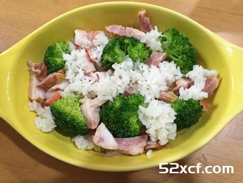 焗烤白酱海鲜饭的做法