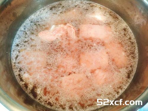 竹笋排骨汤电锅版的做法
