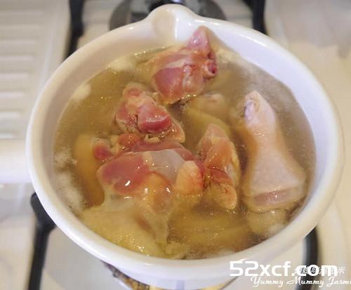 清炖牛蒡鸡汤的做法