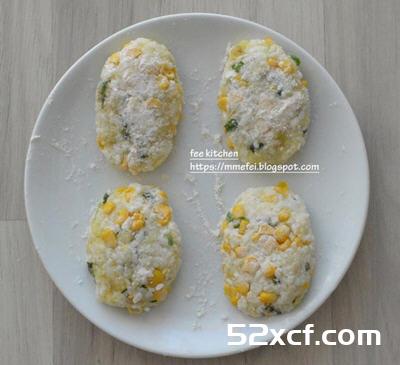 金黄玉米土豆饼的做法