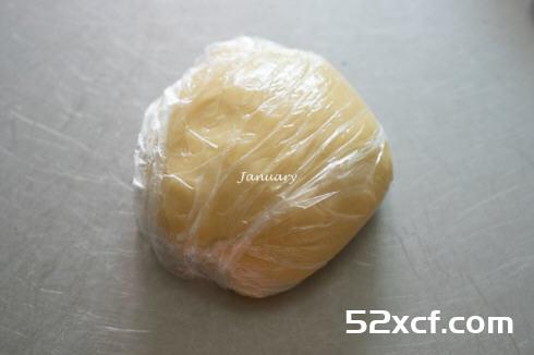 蔓越莓椰蓉月饼的做法