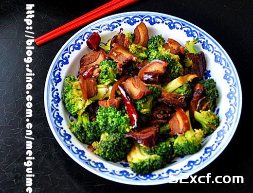 西兰花炒腊肉的做法