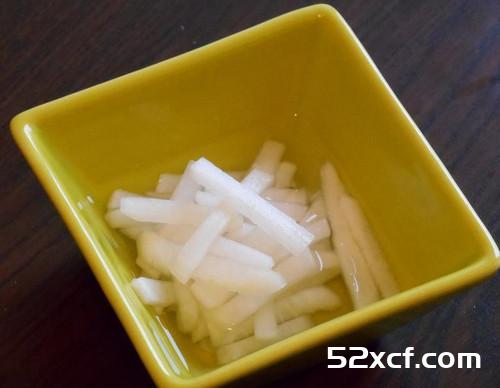 葱香白玉水蒸咸蛋糕的做法