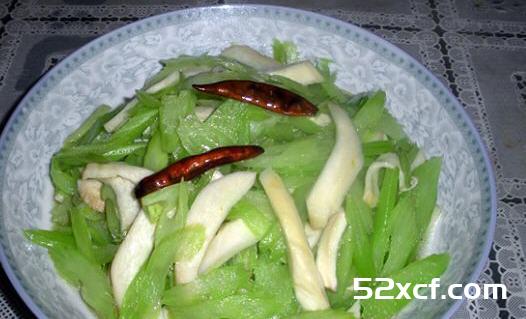杏鲍菇炒西芹的做法